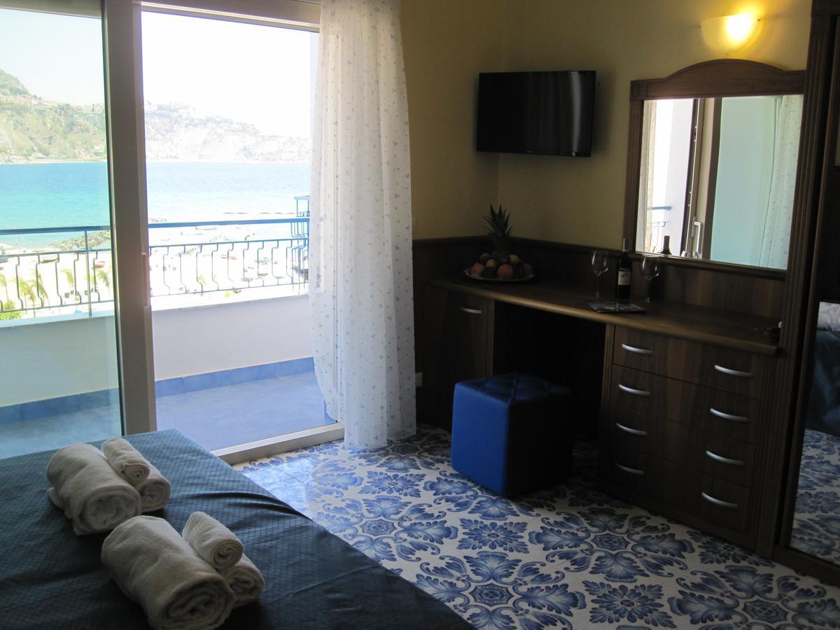 Hotel Panoramic Giardini-Naxos Kültér fotó