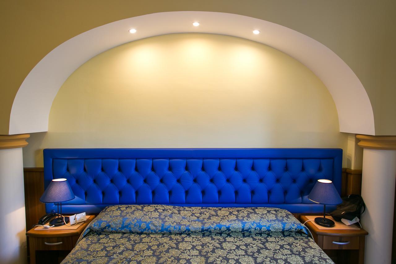 Hotel Panoramic Giardini-Naxos Kültér fotó