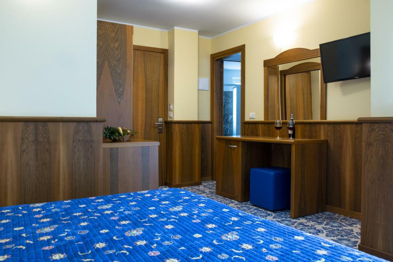 Hotel Panoramic Giardini-Naxos Kültér fotó